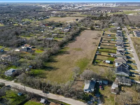 863 Cedar St, Cleburne, TX 76031 photo 10