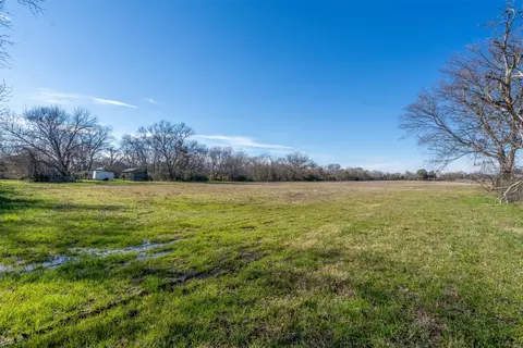 863 Cedar St, Cleburne, TX 76031 photo 16