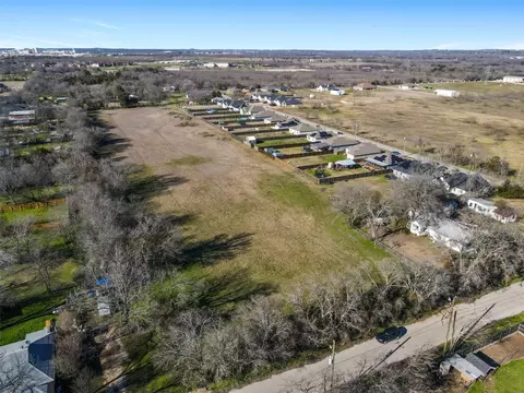 863 Cedar St, Cleburne, TX 76031 photo 8