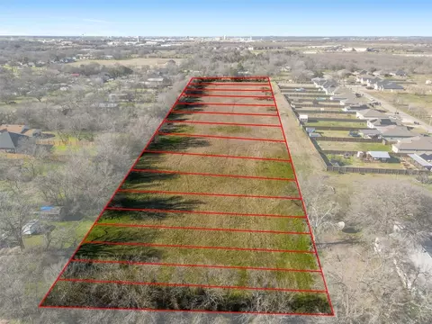 863 Cedar St, Cleburne, TX 76031 photo 4