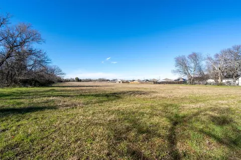 863 Cedar St, Cleburne, TX 76031 photo 13