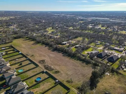 863 Cedar St, Cleburne, TX 76031 photo 11