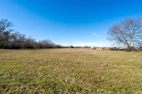 863 Cedar St, Cleburne, TX 76031 photo 17