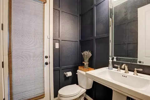 Bath - 3017 Trinity Ln, Keller, TX 76248 photo 3 of 5