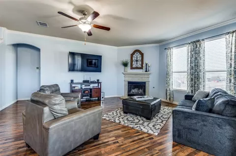 Living - 3517 Durango Root Ct, Fort Worth, TX 76244 photo 2 of 4