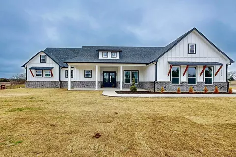 Exterior - 4618 County Road 1040, Celeste, TX 75423 photo 3 of 6