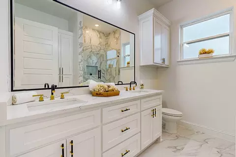 Bath - 4618 County Road 1040, Celeste, TX 75423 photo 6 of 7