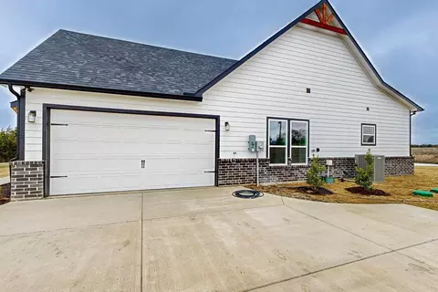 Exterior - 4618 County Road 1040, Celeste, TX 75423 photo 5 of 6