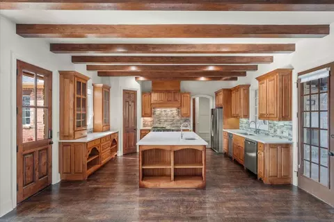 2113 Castle View Rd, Mansfield, TX 76063