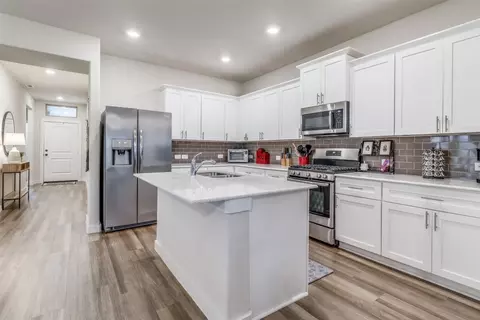 505 Mccoy Dr, Van Alstyne, TX 75495