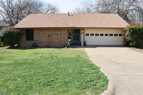 1410 Sloan St, Weatherford, TX 76086