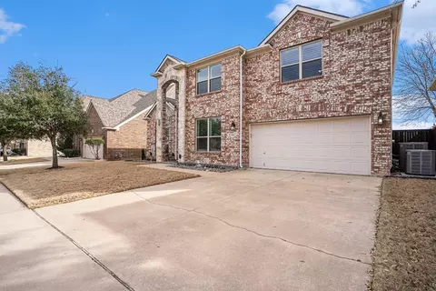 10136 Vintage Dr, Fort Worth, TX 76244