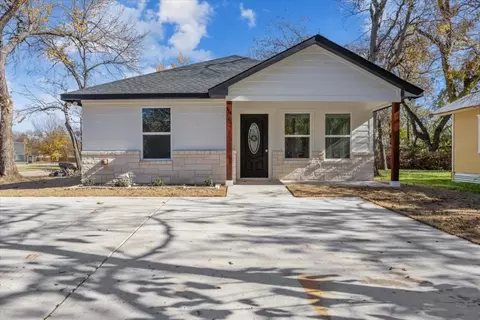 1404 Doty St, Gainesville, TX 76240
