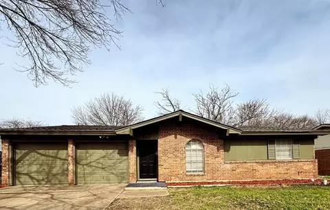 604 Christie Ct, Everman, TX 76140
