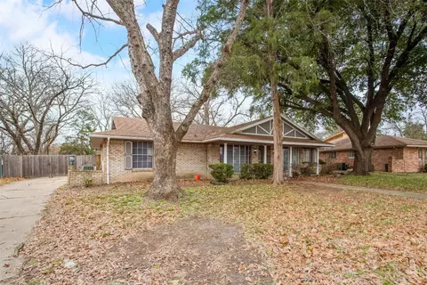 1113 Greenbriar Dr, Desoto, TX 75115