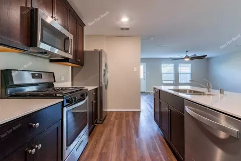 Kitchen - 14421 Cloudview Way, Haslet, TX 76052 photo 2 of 7
