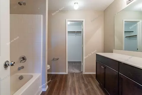 Bath - 14421 Cloudview Way, Haslet, TX 76052 photo 2 of 4