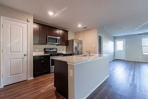 Kitchen - 14421 Cloudview Way, Haslet, TX 76052 photo 1 of 7