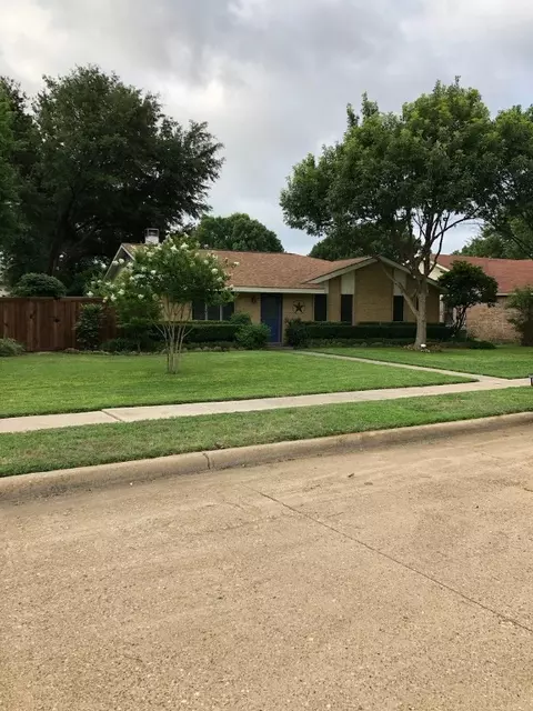 710 Mockingbird Dr, Lewisville, TX 75067