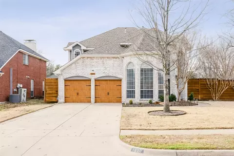 1830 Meadow Crest Dr, Grapevine, TX 76051