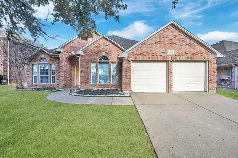5840 Ivy Glen Dr, Grand Prairie, TX 75052