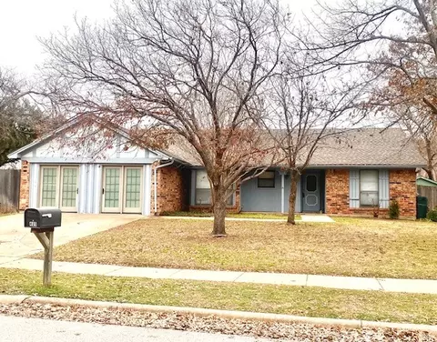 409 Roberts Dr, Saginaw, TX 76179