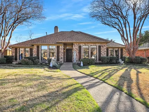 2700 Powderhorn Dr, Plano, TX 75025