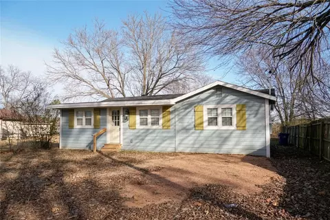 103 S Jernigan St, Bells, TX 75414