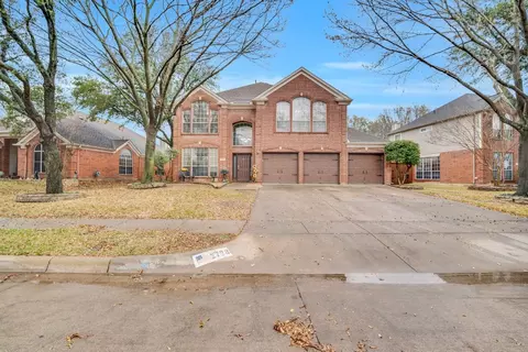 2728 Lakeside Dr, Burleson, TX 76028