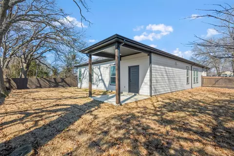 Exterior - 701 Tupuna Dr, Tool, TX 75143 photo 4 of 6