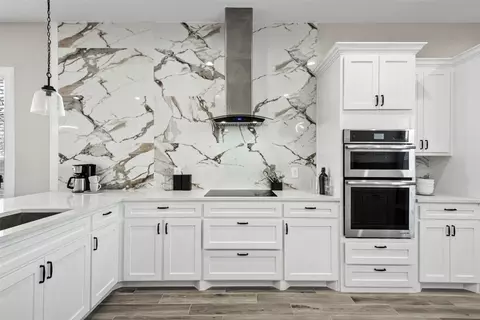 Kitchen - 701 Tupuna Dr, Tool, TX 75143 photo 3 of 7