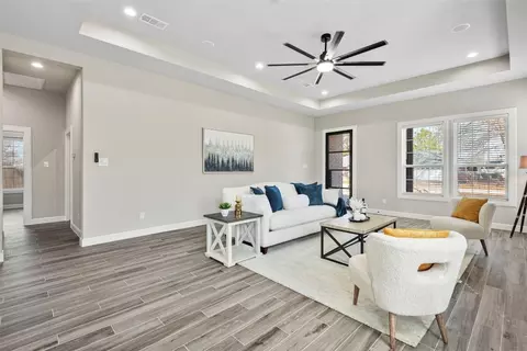 Living - 701 Tupuna Dr, Tool, TX 75143 photo 6 of 6