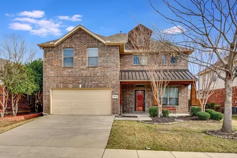 9008 Foxwood Dr, Fort Worth, TX 76244