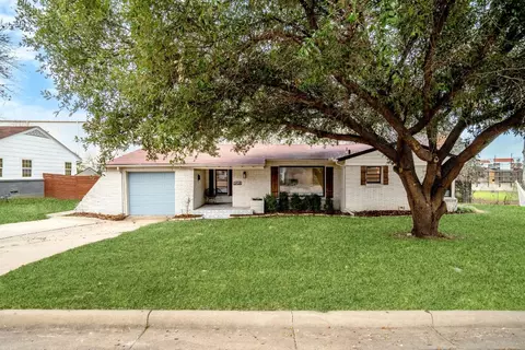 6908 Kirkwood Rd, Fort Worth, TX 76116