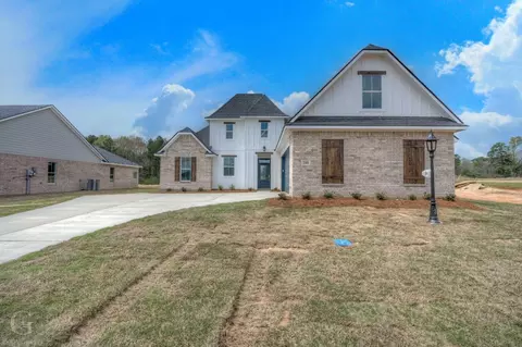 240 Woodcrest Dr, Stonewall, LA 71078