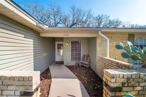 1200 Autumn Oak Dr, Denton, TX 76209