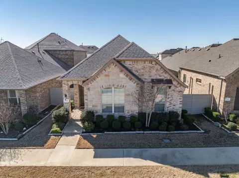 725 8th St, Argyle, TX 76226