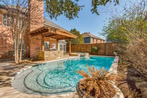 531 Cooper St, Grand Prairie, TX 75052