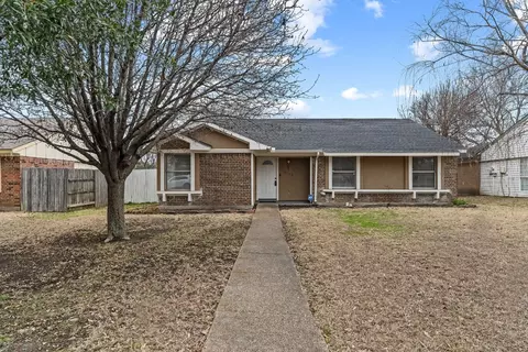2105 High Summit Dr, Garland, TX 75041