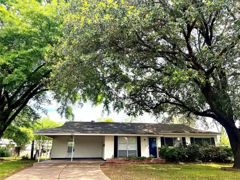 3013 Norman Cir, Bossier City, LA 71112