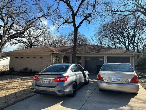 8404 Brookview Dr, North Richland Hills, TX 76182