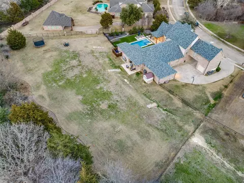 1900 Woodbridge Dr, Mckinney, TX 75072