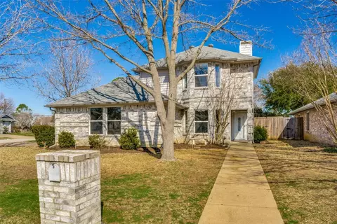 2811 Ravens Ct, Arlington, TX 76001