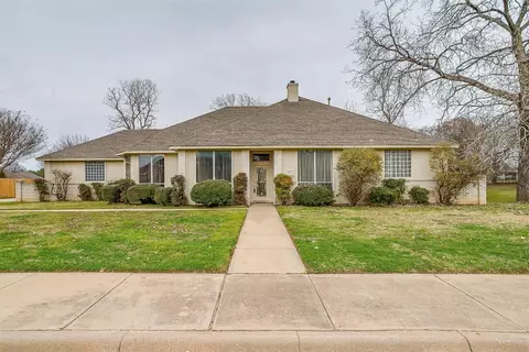 515 Cardinal Ridge Rd, Burleson, TX 76028