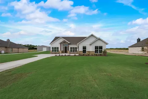8481 Davidson Rd, Sanger, TX 76266