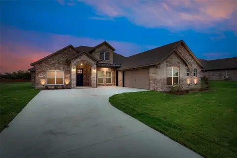 Exterior - 8461 Davidson Rd, Sanger, TX 76266 photo 3 of 7
