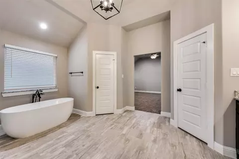 Bath - 8461 Davidson Rd, Sanger, TX 76266 photo 4 of 5