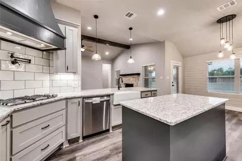 Kitchen - 8461 Davidson Rd, Sanger, TX 76266 photo 2 of 4