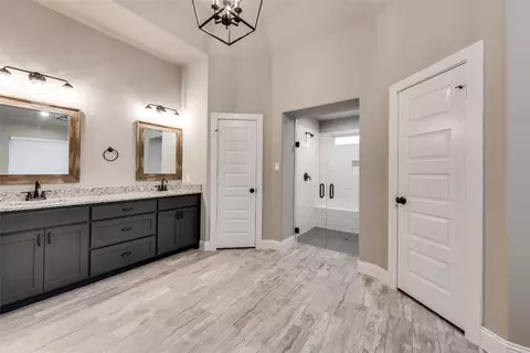 Bath - 8461 Davidson Rd, Sanger, TX 76266 photo 3 of 5