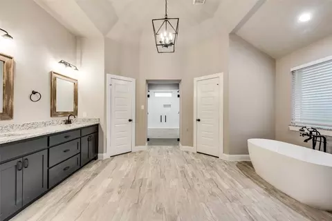 Bath - 8461 Davidson Rd, Sanger, TX 76266 photo 5 of 5
